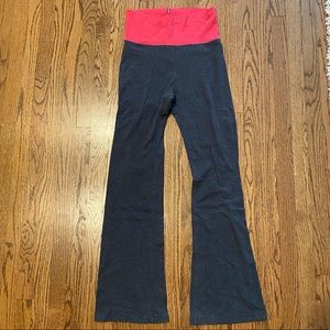 Hard Tail Dark Gray fold over red top yoga pants